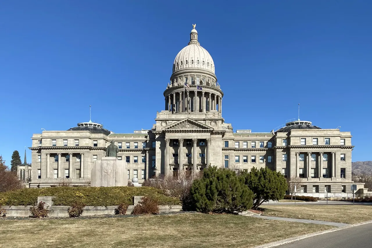 Front view of the Idaho State Capitol in Boise, Idaho (b — Idaho
